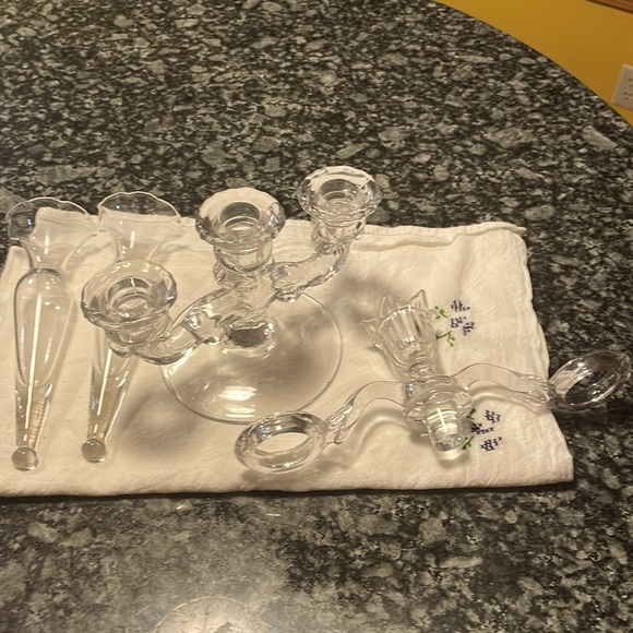 Cambridge Arms 3 Light Candelabra
with Epergne Vases Set, Vintage Glass c.1940s - Picture 3 of 6